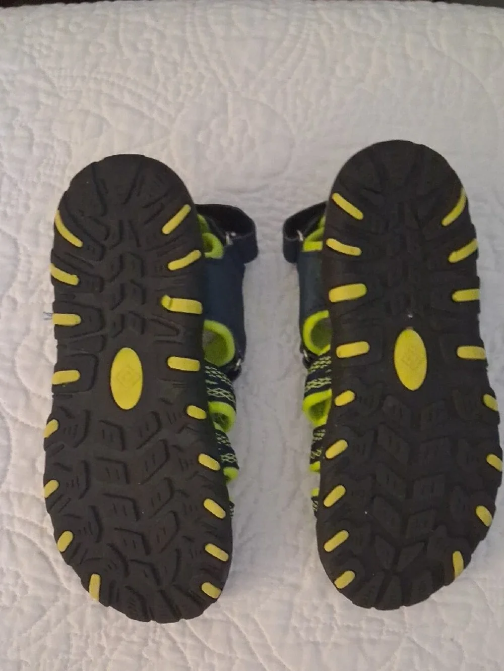 Dream Pairs Neon Yellow and Navy Blue Kids Closed-Toe Sandals